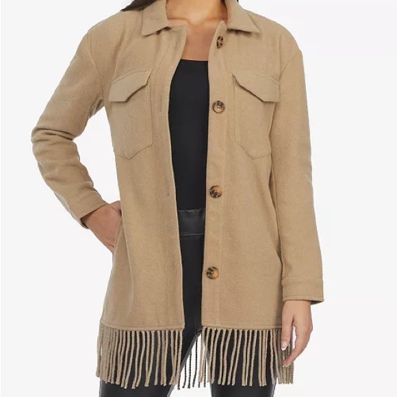 Laundry By Shelli Segal Jackets & Blazers - Laundry By Shelli Segal Women’s Tan Shacket Sz M Very warm and Cozy